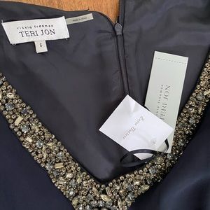 NEW Teri Jon by Rickie Freeman Gown Size 6, 100% silk